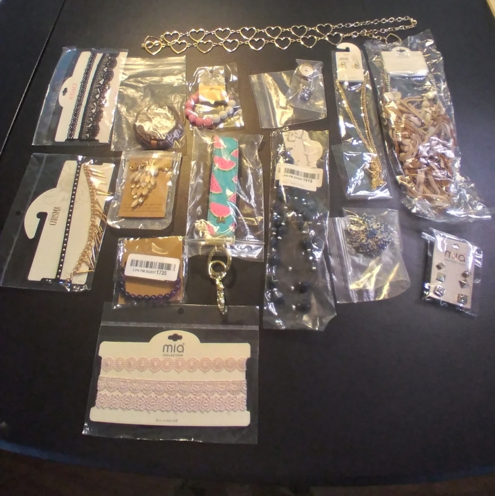 New 15 Pc Jewelry Presents Resell - Picture 2 of 8